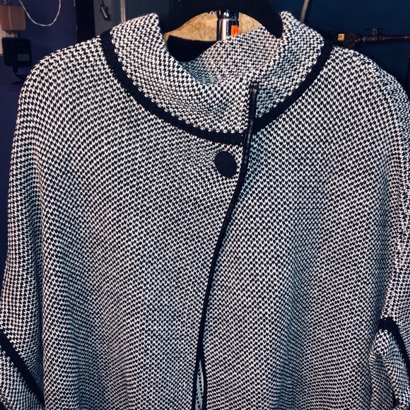 Nwt sweater poncho - Picture 3 of 8